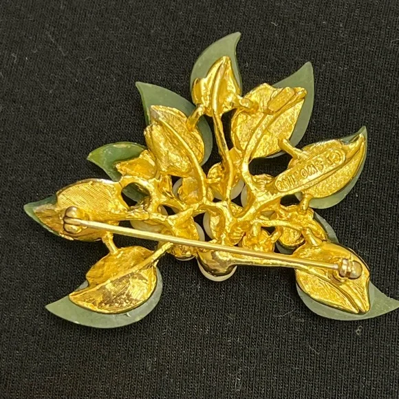 Swoboda Vintage Brooch/Pin, Bouquet of Jade Leaves & pearls.EXCELLENT CONDITION! - Picture 3 of 7